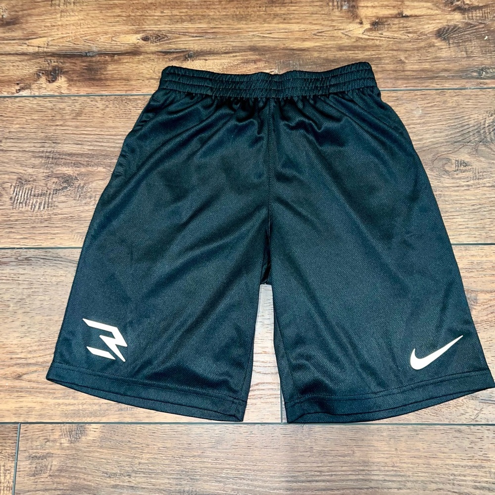 Nike Black Athletic Performance Shorts - Picture 1 of 3